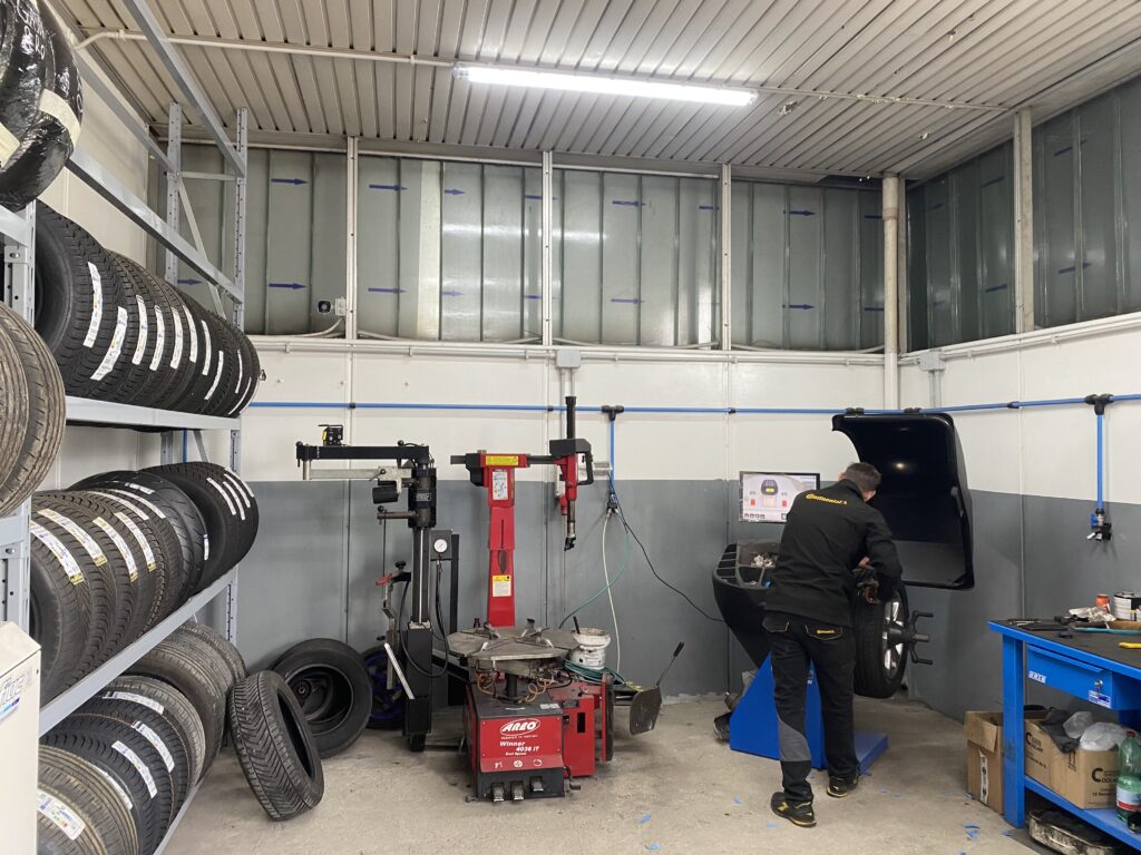 IMG_2857 Centro gomme a Roma Flaminia